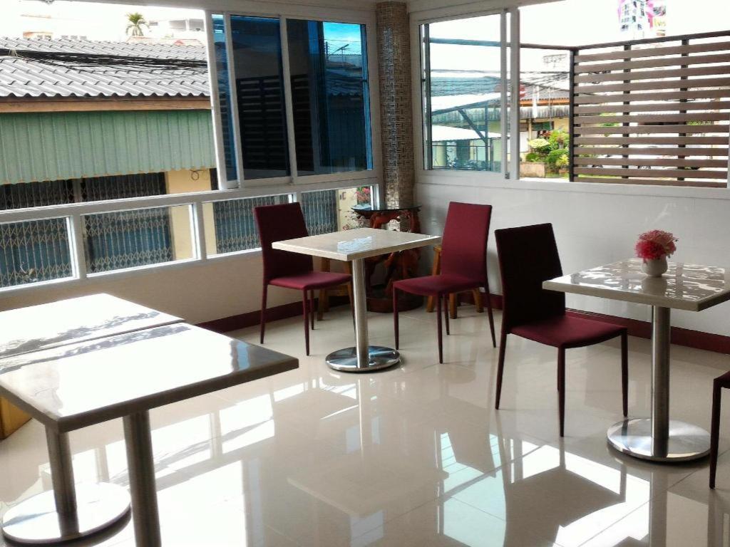 V-House Hotel Trang Exterior photo